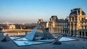 Louvre Museum Guided Tour